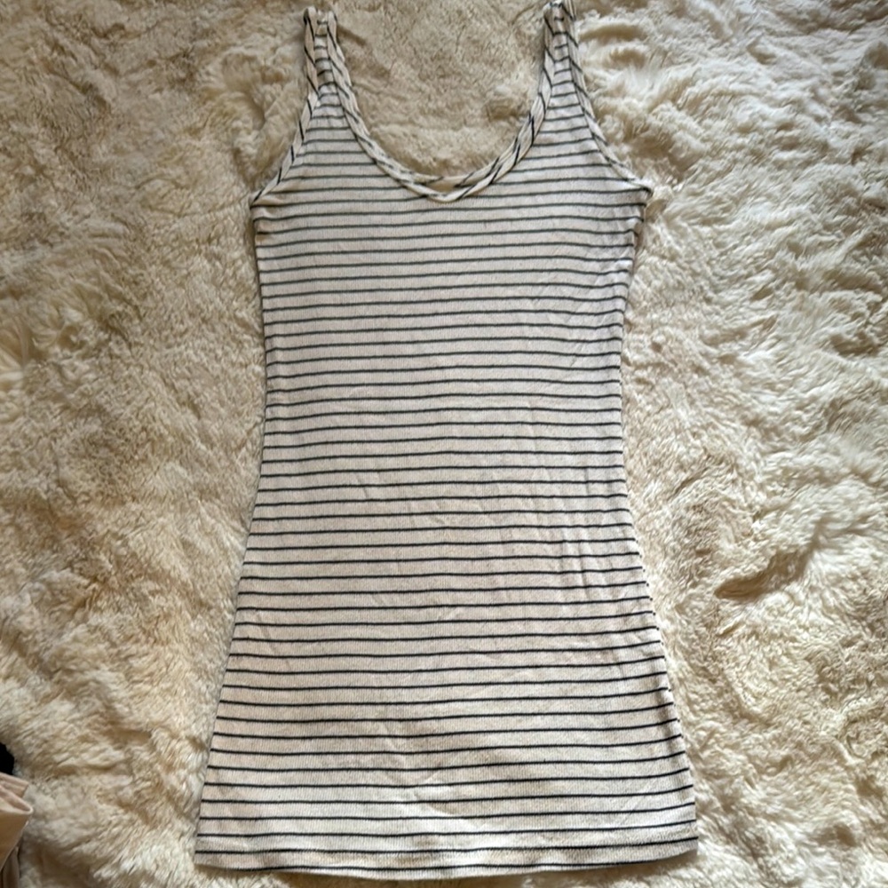 A Pea in the Pdo - Maternity Cream and Black Women's Top - Extra Stretchy